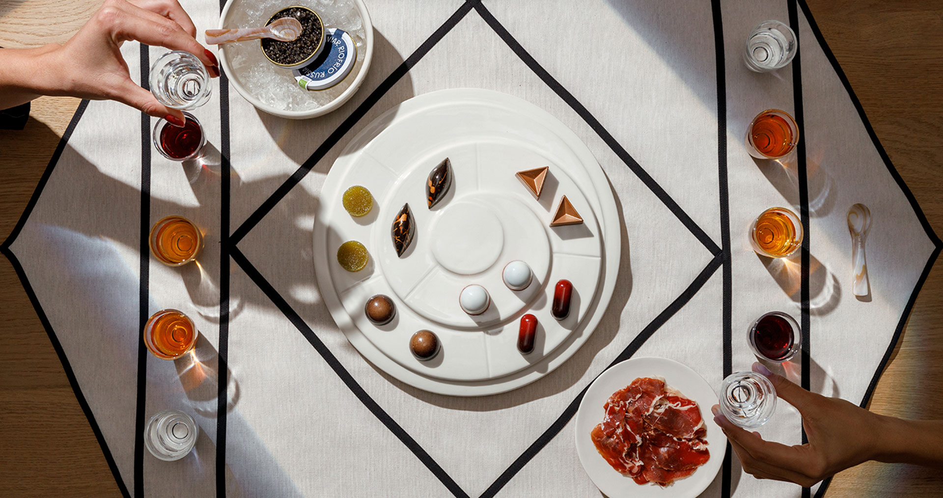 “El Despertar de los Sentidos”, la nueva experiencia sensorial de Osborne para disfrutar de auténticas obras de arte gastronómicas. “El Despertar de los Sentidos”, la nueva experiencia sensorial de Osborne para disfrutar de auténticas obras de arte gastronómicas.