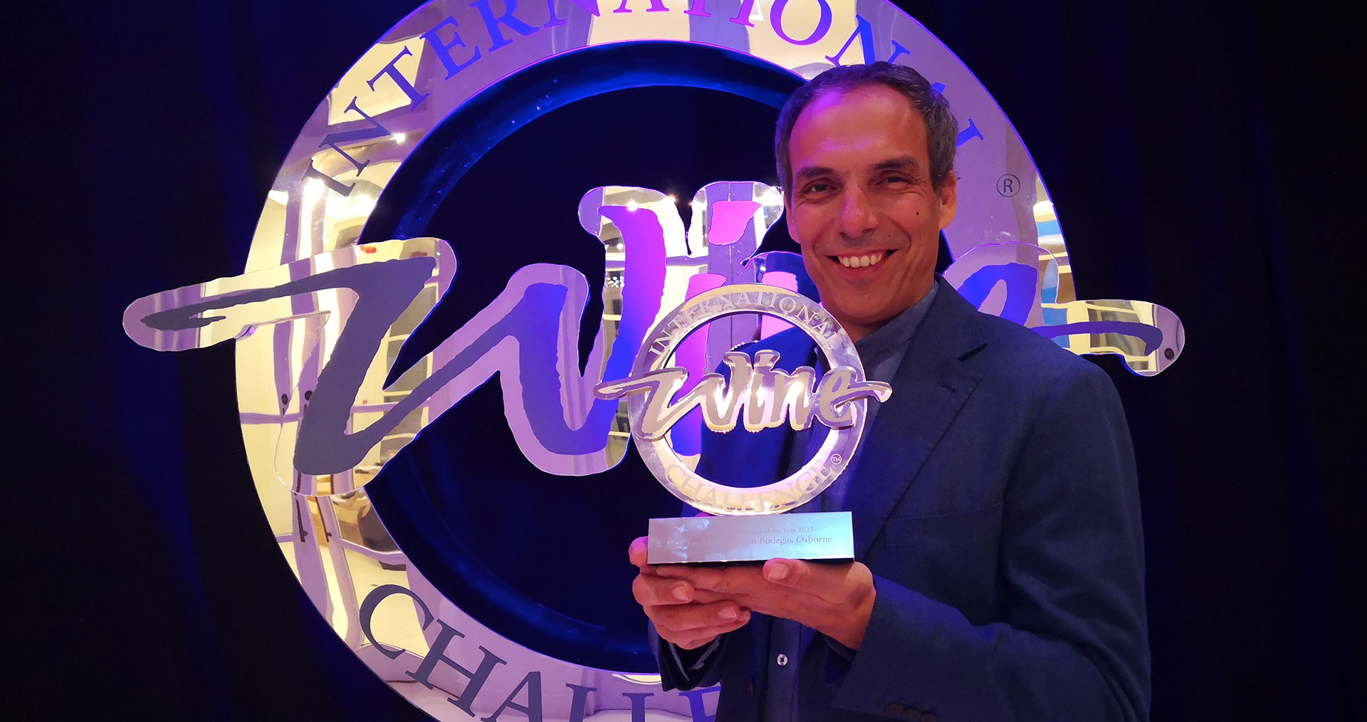 Marcos Alguacil, jefe de enología de Bodegas Osborne,se alza con el galardón de Best Fortified Winemaker 2023 en los prestigiosos premios International Wine Challenge Awards Marcos Alguacil, jefe de enología de Bodegas Osborne,se alza con el galardón de Best Fortified Winemaker 2023 en los prestigiosos premios International Wine Challenge Awards