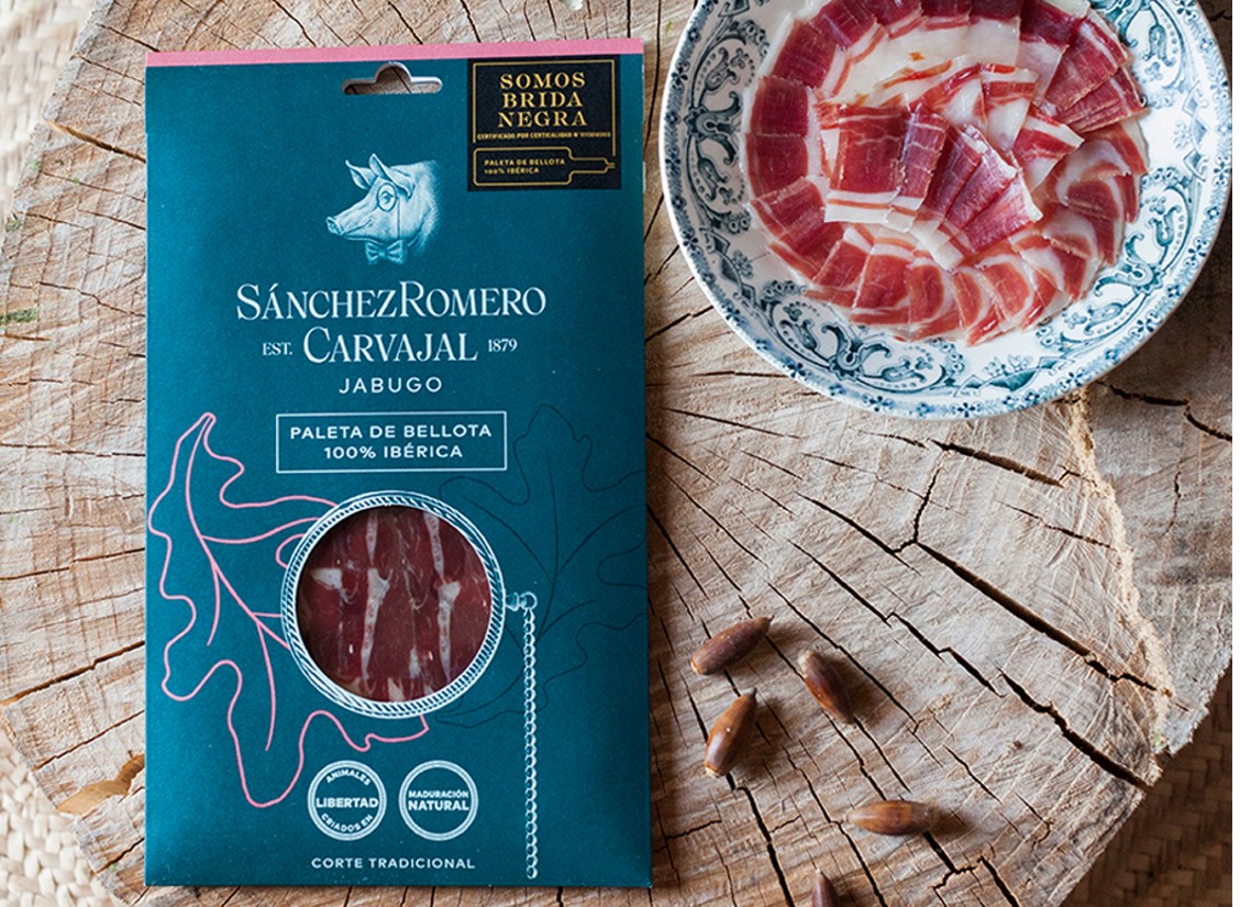 Sánchez Romero Carvajal renueva su imagen y vuelve con nuevos productos, con el sabor y la esencia de siempre Sánchez Romero Carvajal renueva su imagen y vuelve con nuevos productos, con el sabor y la esencia de siempre